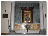 Altare della Madonna del Rosario sul lato sx