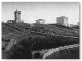Inizio '900 - Il promontorio con la Torre e 4 costruzioni fra le quali si riconoscono Villa Parisi, Villa Martinetti, e Villa Corcos.
