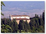 Villa Mirabella vista da piazza della Chiesa