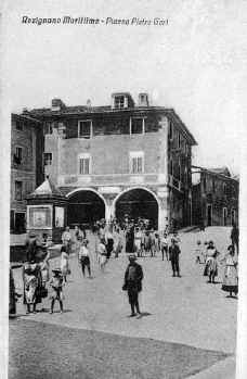 1922_Piazza_Pietro_Gori.jpg (45218 byte)