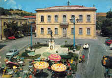 1972_piazza_carducci.jpg (56601 byte)