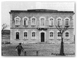 Piazza Carducci, le scuole elementari del 1908