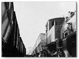 Anni '30 - Il 'Treno bianco raggiunge la postazione di scarico