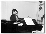 1982 - Fusione dei corsi di pianoforte e strumenti a corda dell'U.P. con quelli per strumenti a fiato del G. Filarmonico. Nella foto Marco Barlettani.