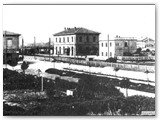 1930 - Via Aurelia e via Agostini a sud della stazione, nell'angolo 'Sale e Tabacchi'