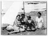 1939 - Sotto la tenda allo Scoglietto (arch.Gattini)