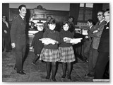 1962 - Befana Comune R.M. A destra sindaco e segretario comunale (Foto Barlettani)