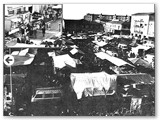 1970 - Il mercato del lunedi in Piazza Monte alla Rena