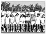 1955 - Foto di gruppo di un corso di tennis 
