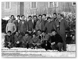 1956 - Sportivi (classe dal '26 al '36) fuoriusciti dal bar Norge dopo una nevicata storica  (foto P.Perrone)