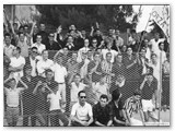 1961 - Ultras Norge - Seduti: Carugi, Elio Gentili, Giuliano Dini. Riconoscibili oltre la rete: Danilo Andolfi, Aldo Miliani, Carlo Baldacci...