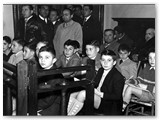 1957 - La classe del maestro Giovanni Salvestrini assiste al Consiglio Comunale.