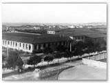 1923 - Le nuove elementari vista dal teatro.