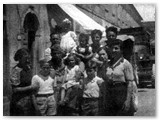 1944 - Arrivano gli americani, qui davanti al bar Catarsi