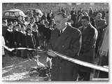 1958 - Taglio del nastro da parte del Prefetto